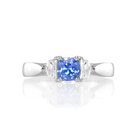 A Sparkling and Vivid Blue Sapphire Engagement Ring