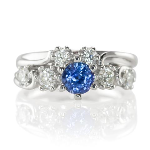A Beautiful Blue Sapphire Wedding Set to Mark a New Start